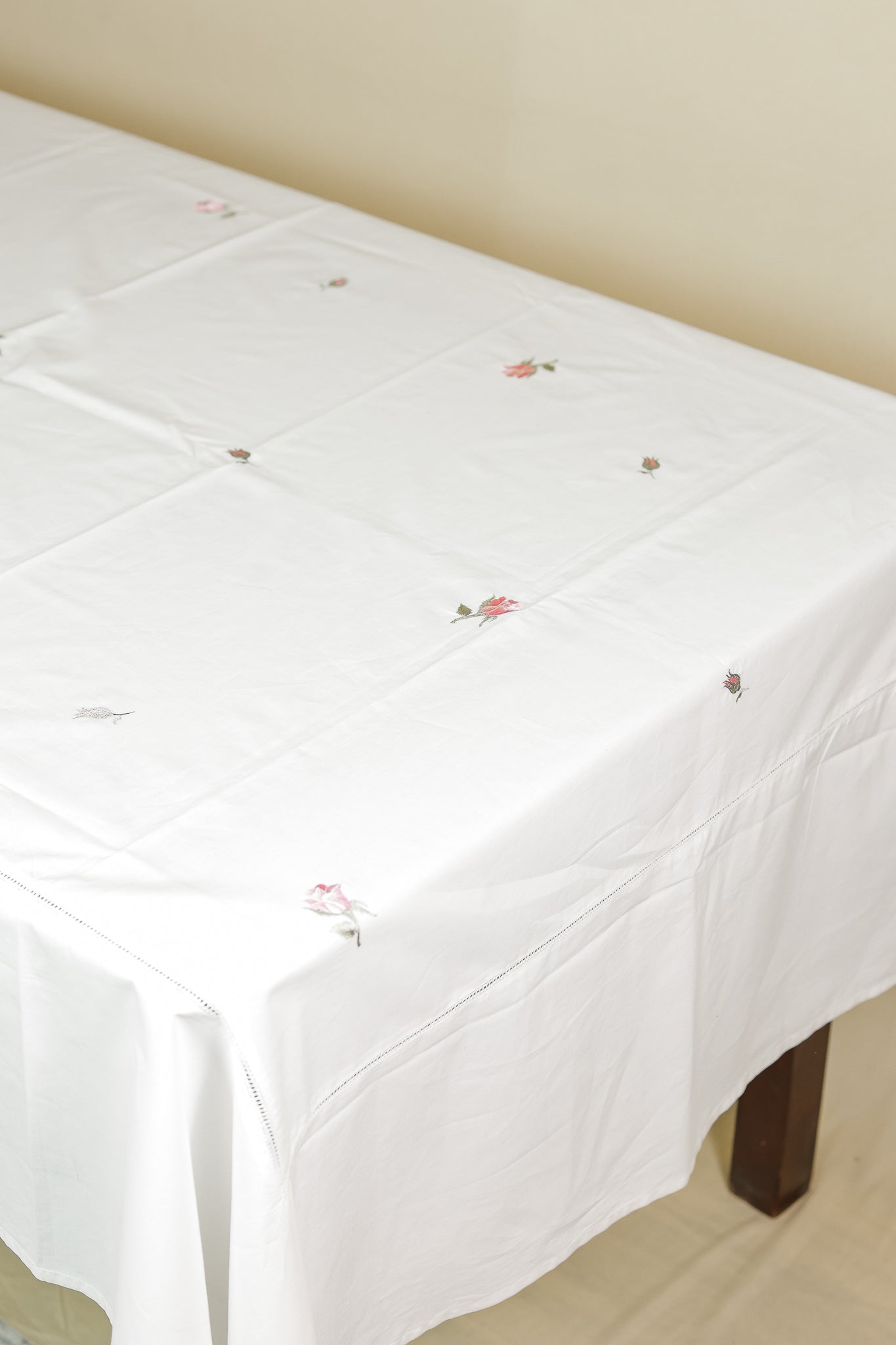 Rose Romance Table Cloth