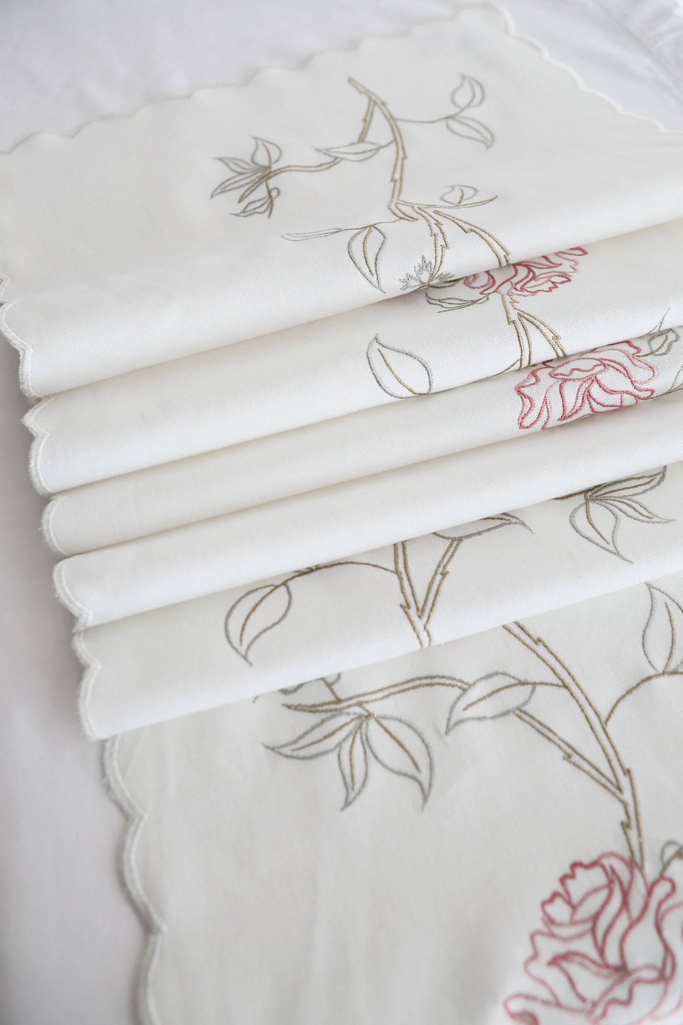 English Rose Table Runner