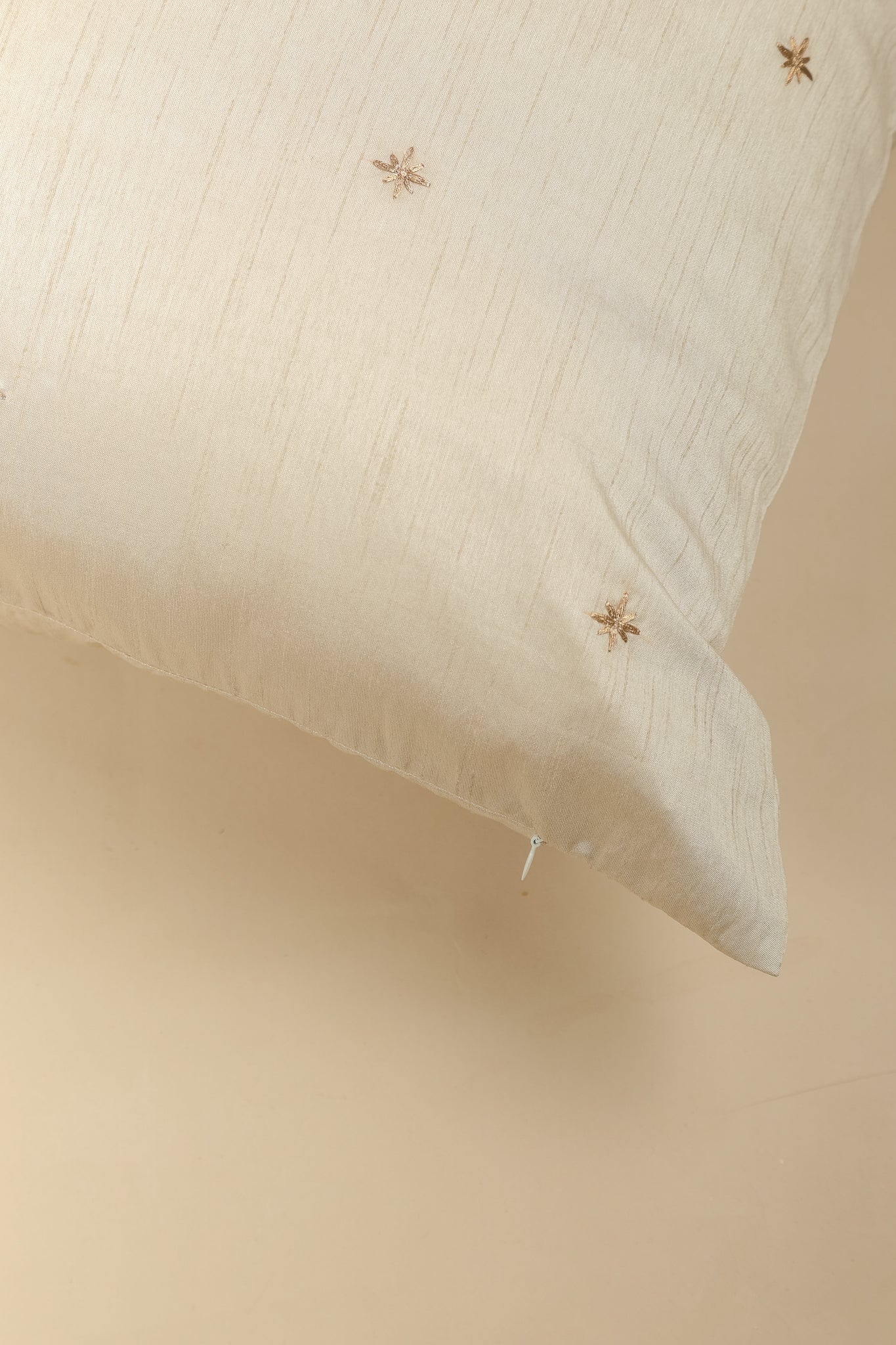 Creme De La Silk Pillow